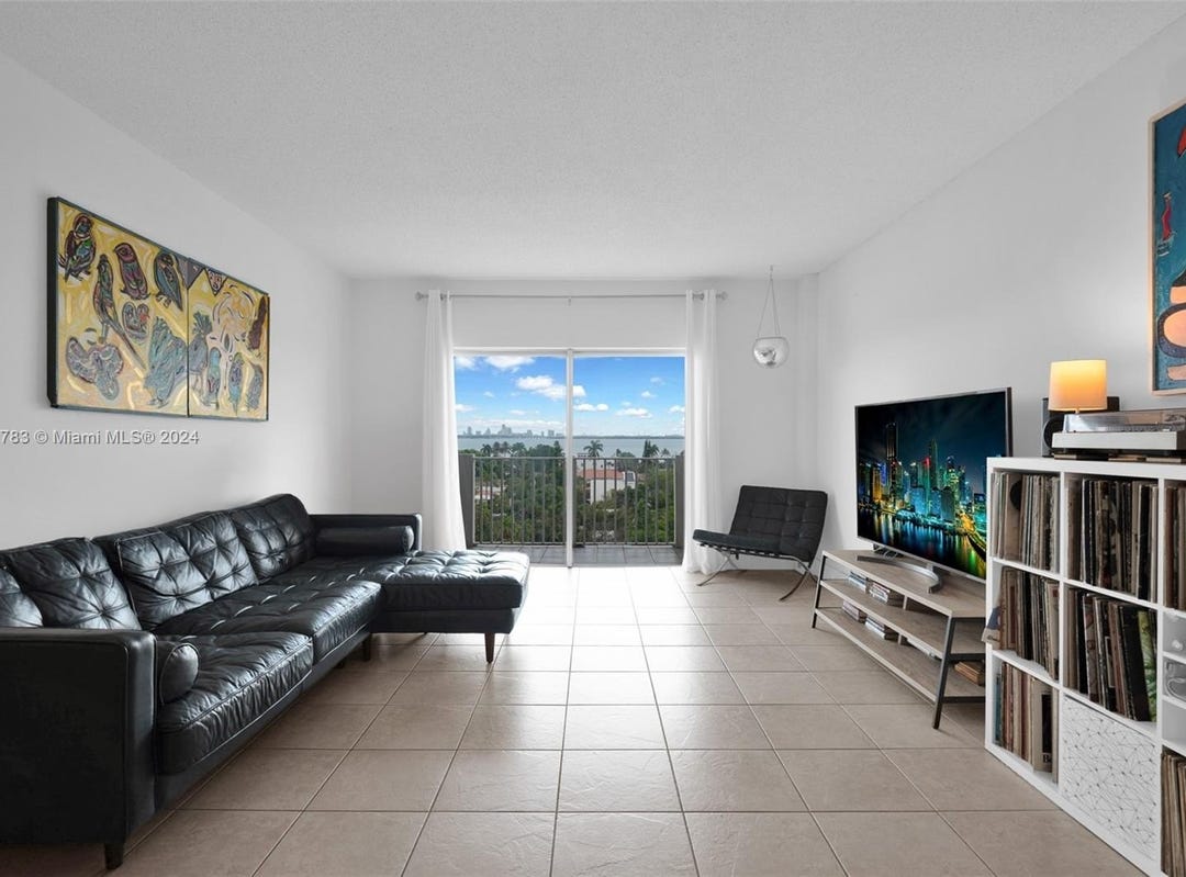 1455 N Treasure Dr, Apt 7R, North Bay Village, FL 33141 Apartment for