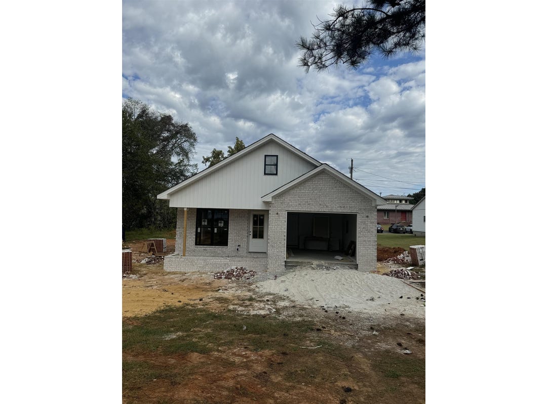 2018 Saxton Dr, Florence, AL 35630 House for Sale