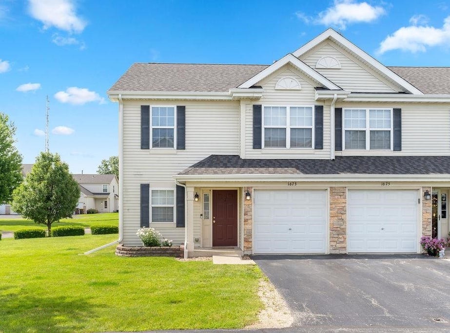 1673 CHRYSLER, BELVIDERE, IL 61008 Apartment for Sale