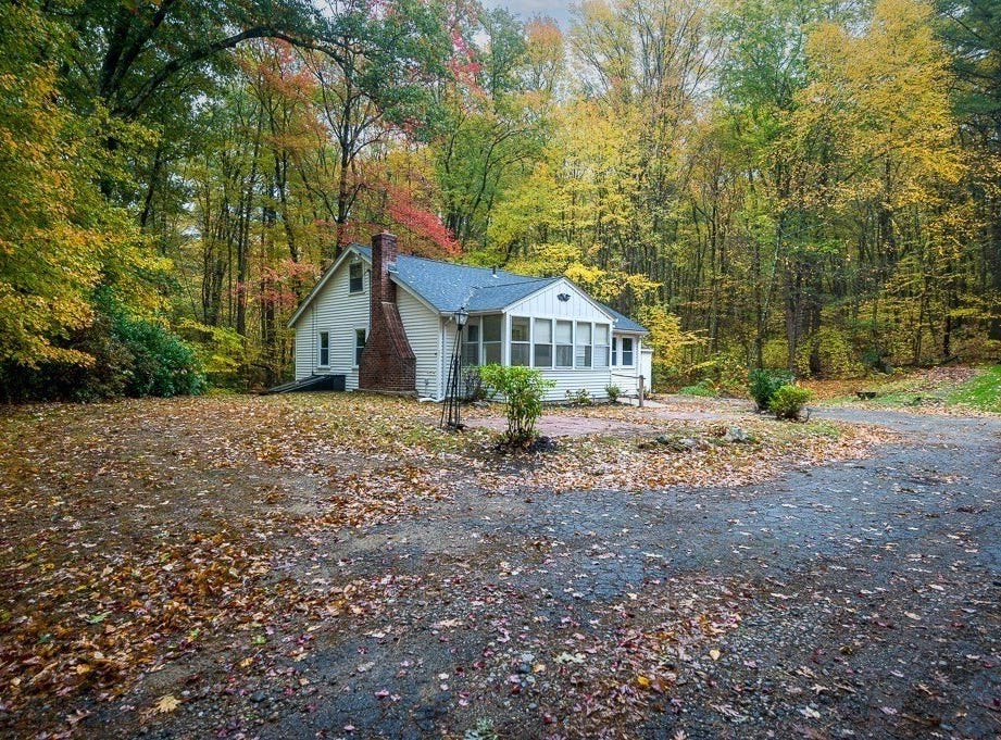 310 Douglas St, Uxbridge, MA 01569 House for Sale