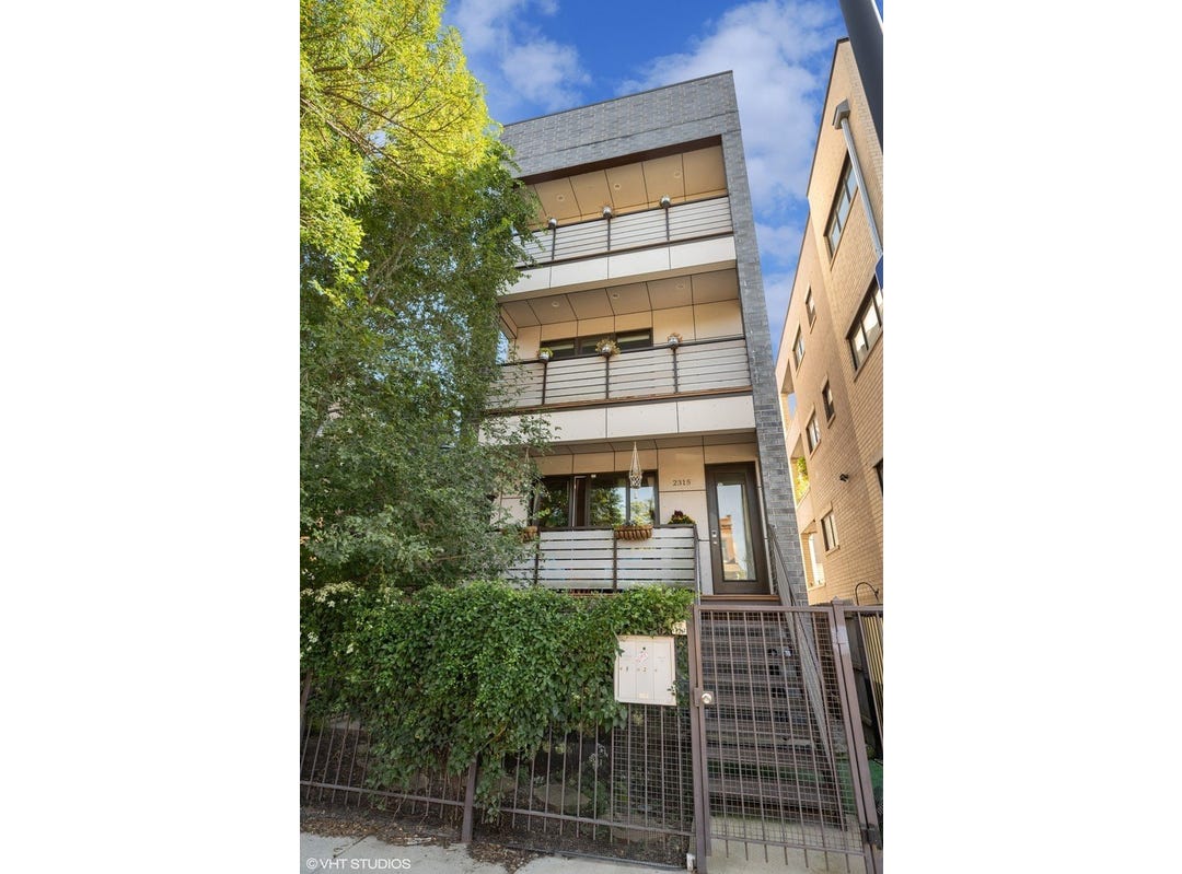 2315 W Armitage Avenue, Apt 2, Chicago, IL 60647 Townhouse for Sale
