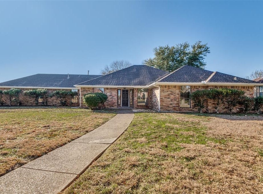 1216 Bluffview Drive, DeSoto, TX 75115 House for Sale