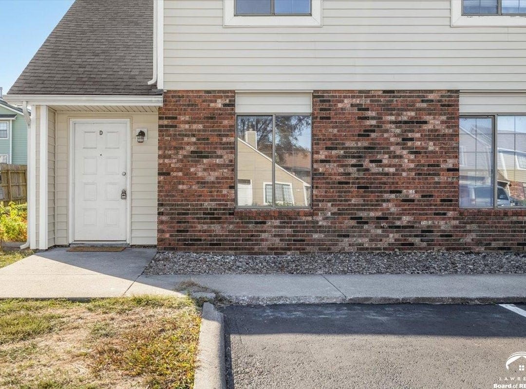 2406 Alabama Street, Apt 12D, Lawrence, KS 66046 Townhouse for Sale