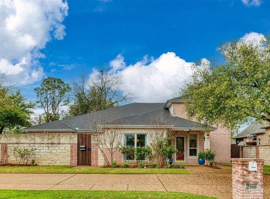 2900 Mistletoe Court, Pantego, TX 76013 House for Sale