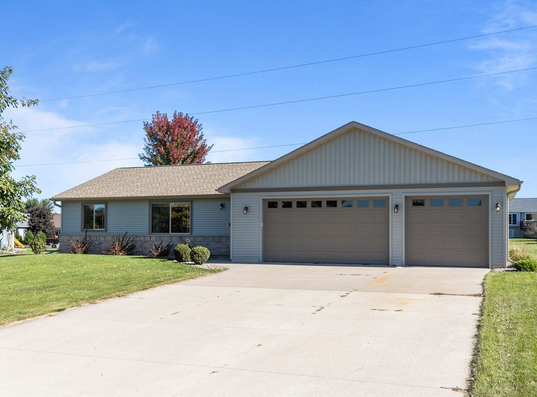 N1810 SAVANNAH Drive, GREENVILLE, WI 54942 House for Sale realestate