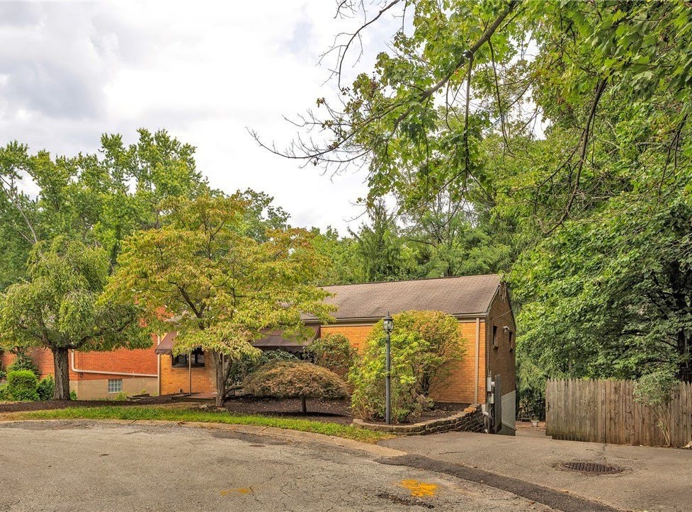 478 Barbara Dr, Baldwin Boro, PA 15227 House for Sale