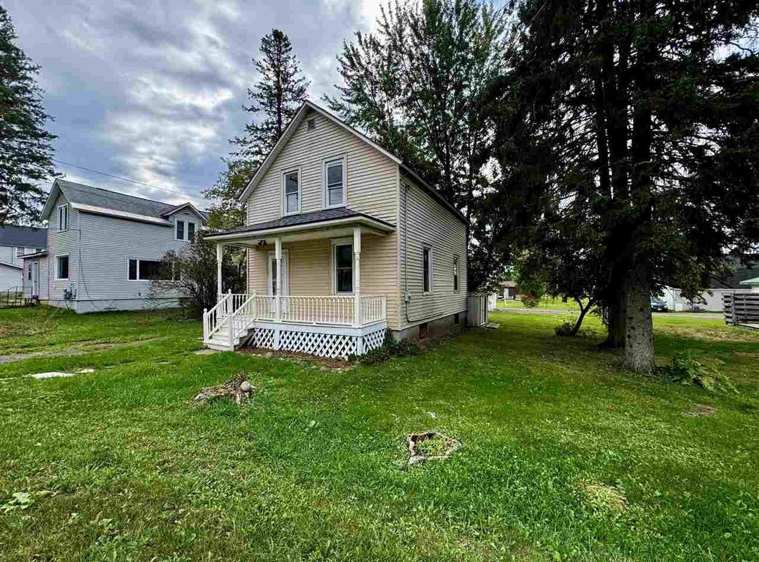 803 Yale, Bessemer, MI 49911 House for Sale