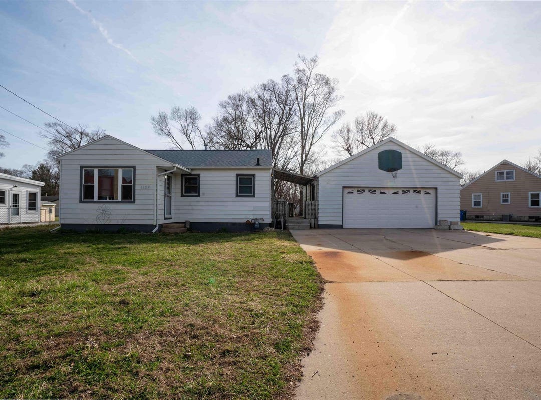 1129 S Evans Road, Evansdale, IA 50707 House for Sale - realestate.com.au