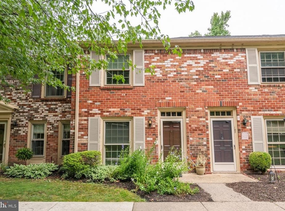 123 MACKLENBURG DRIVE, Apt L 21D, BLUE BELL, PA 19422 Townhouse for