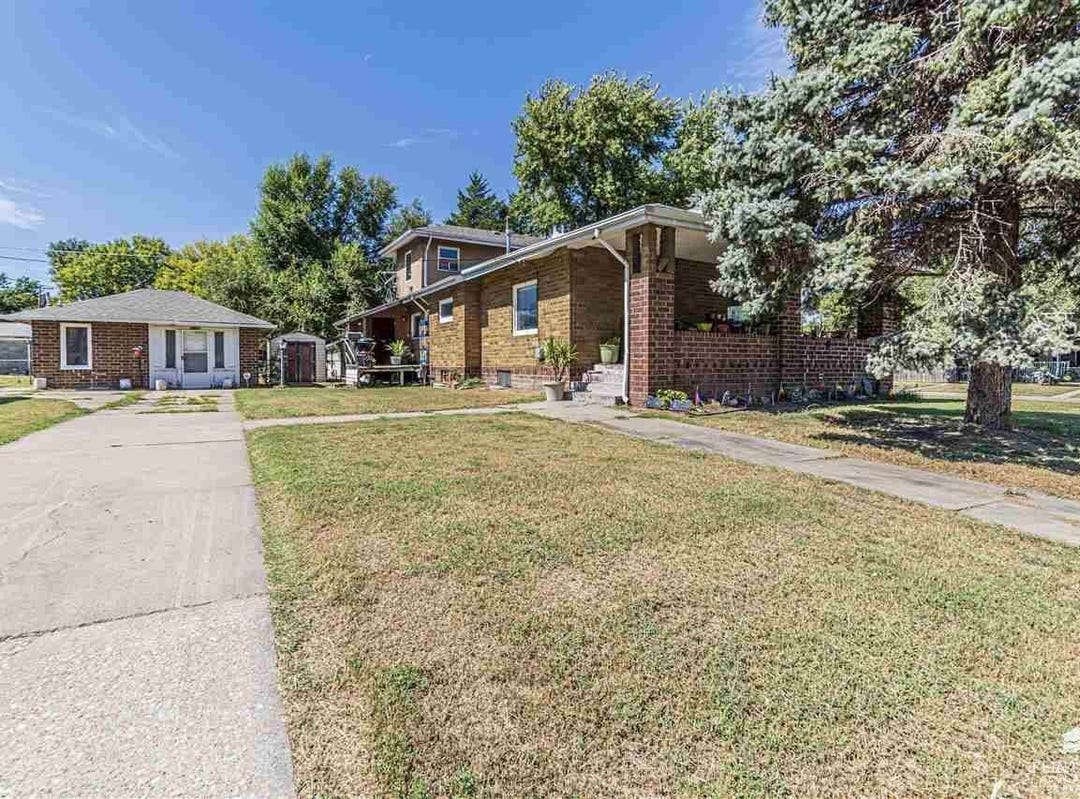 826 North Jackson Street, Junction City, KS 66441 Townhouse for Sale