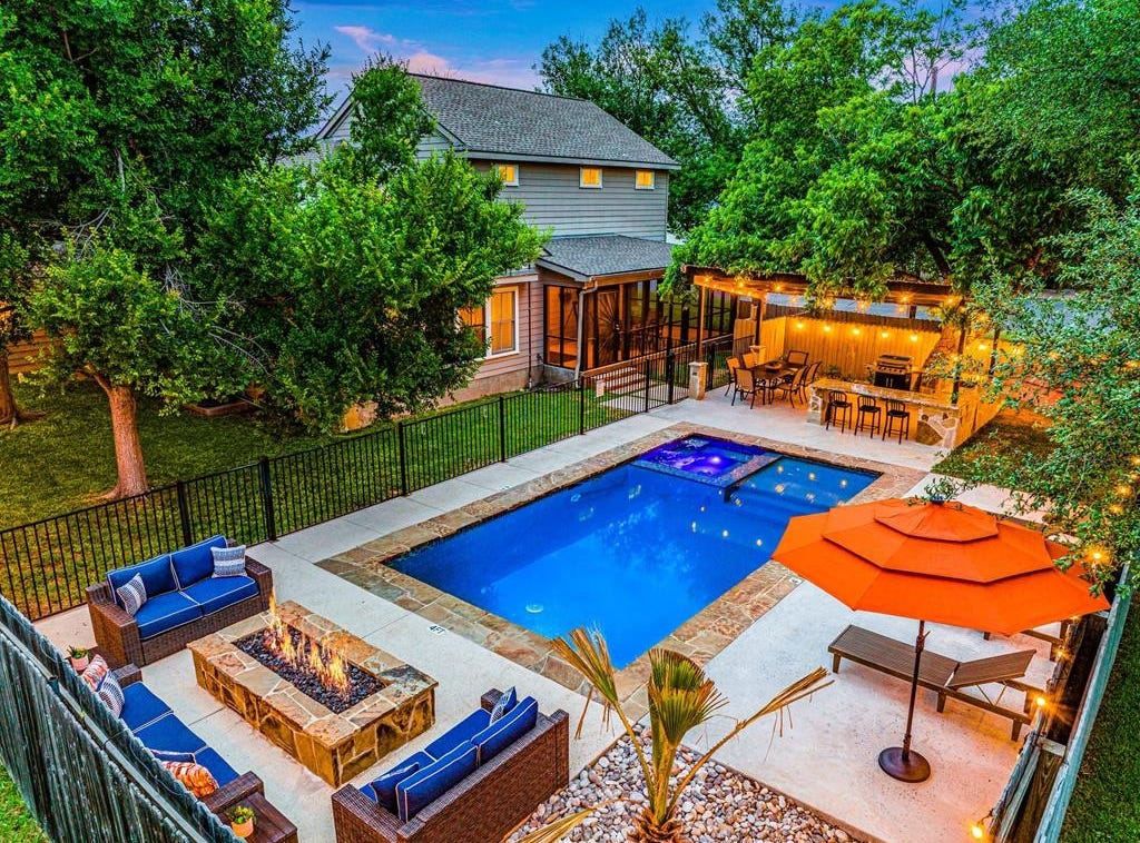 306 Acorn St, Fredericksburg, TX 78624 House for Sale