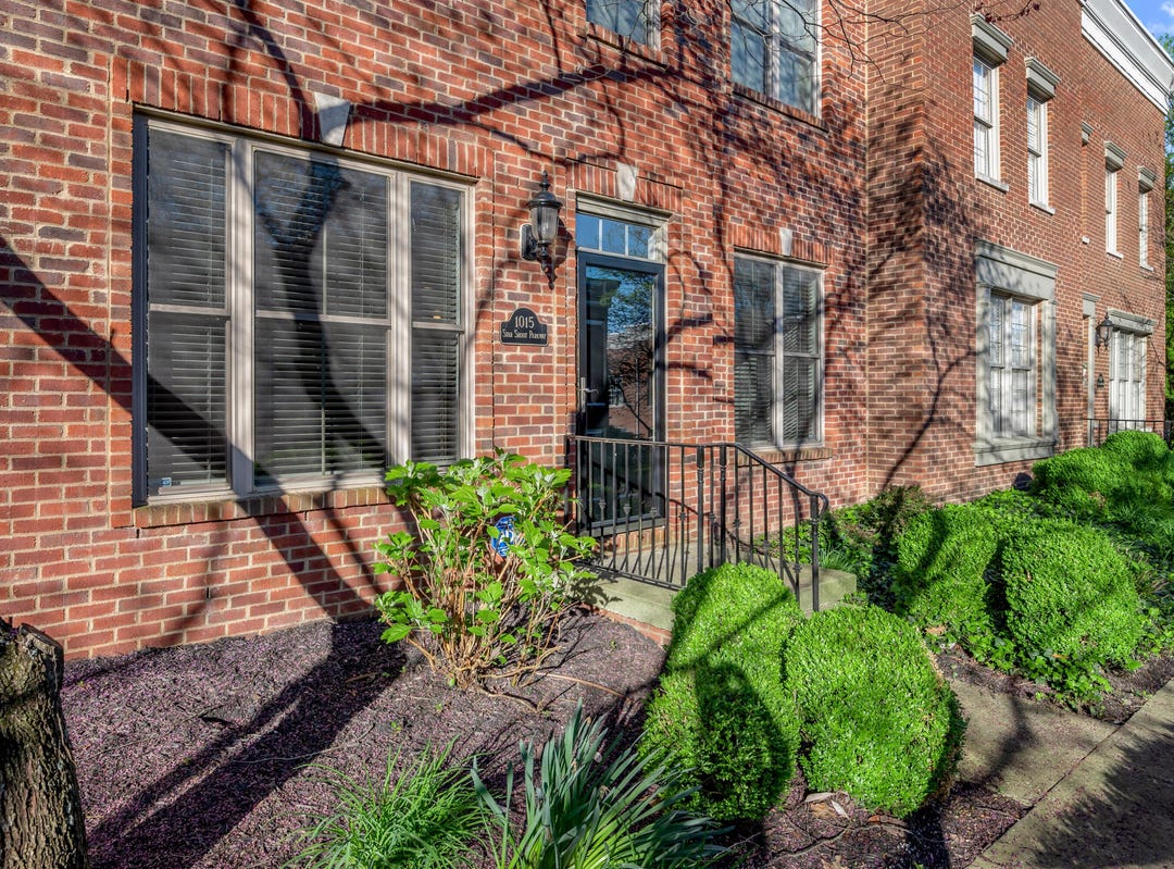 1015 Star Shoot Parkway, Lexington, KY 40509 Townhouse for Sale