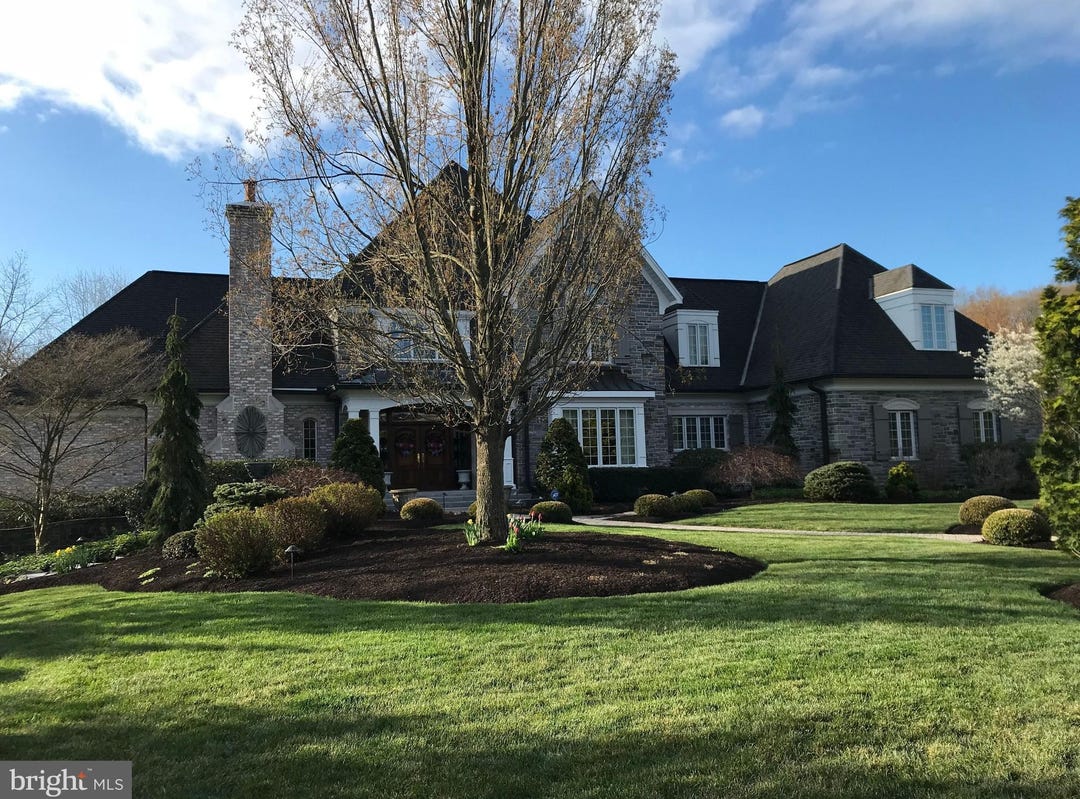 1925 MONTEREY DRIVE, MECHANICSBURG, PA 17050 House for Sale