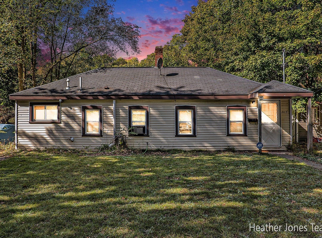207 N Osmun Street, Greenville, MI 48838 House for Sale