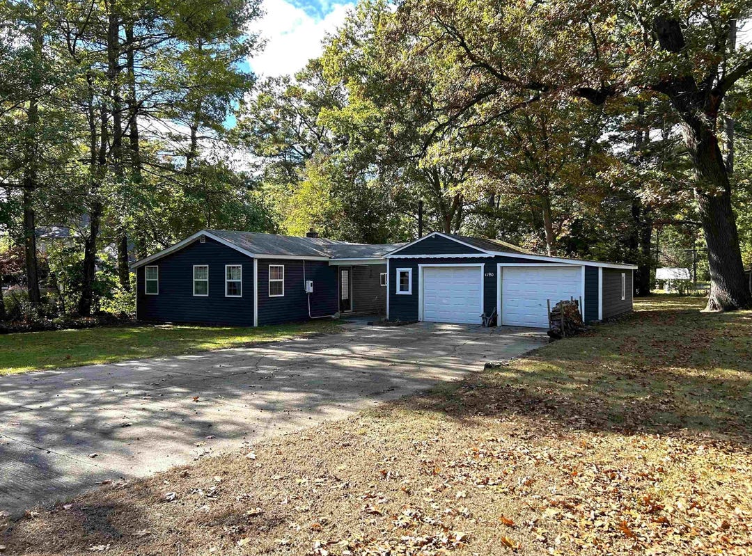 1190 Beach, Lake Orion, MI 48360 House for Sale