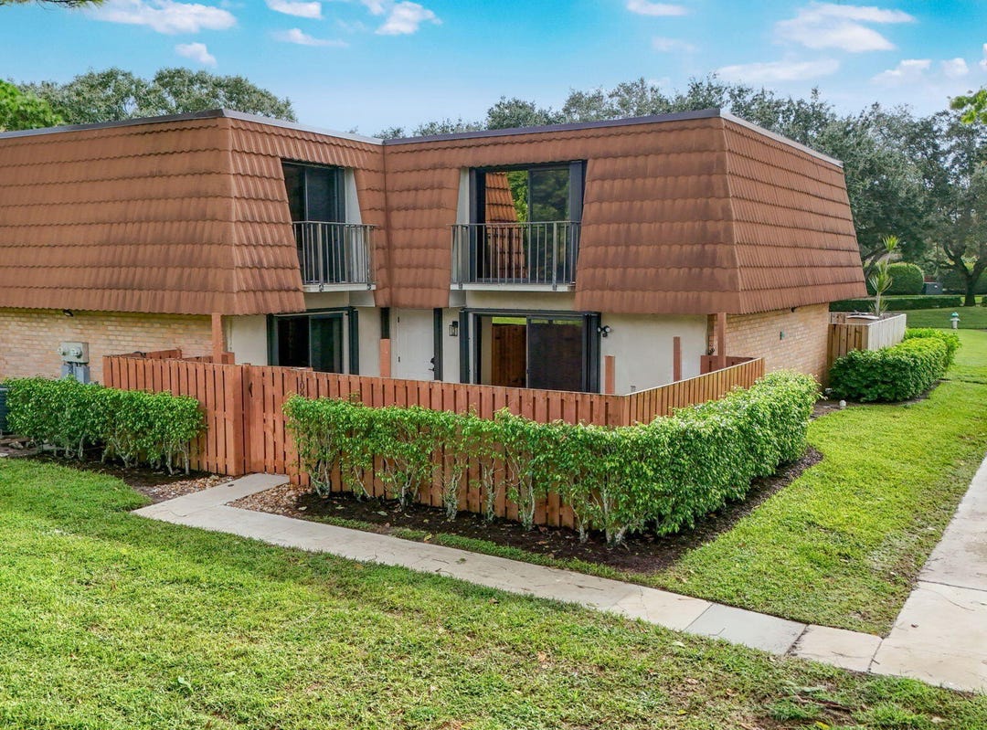 108 Heritage Way, West Palm Beach, FL 33407 Townhouse for Sale ...