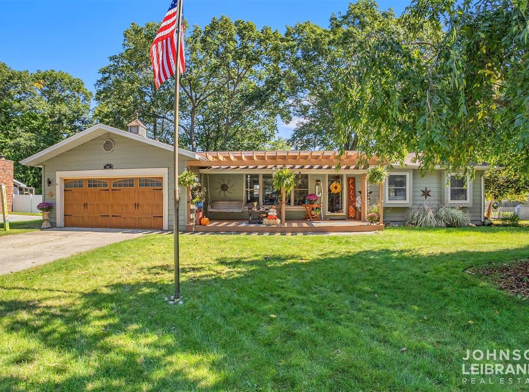 1104 Ivanhoe Drive, Muskegon, MI 49445 House for Sale