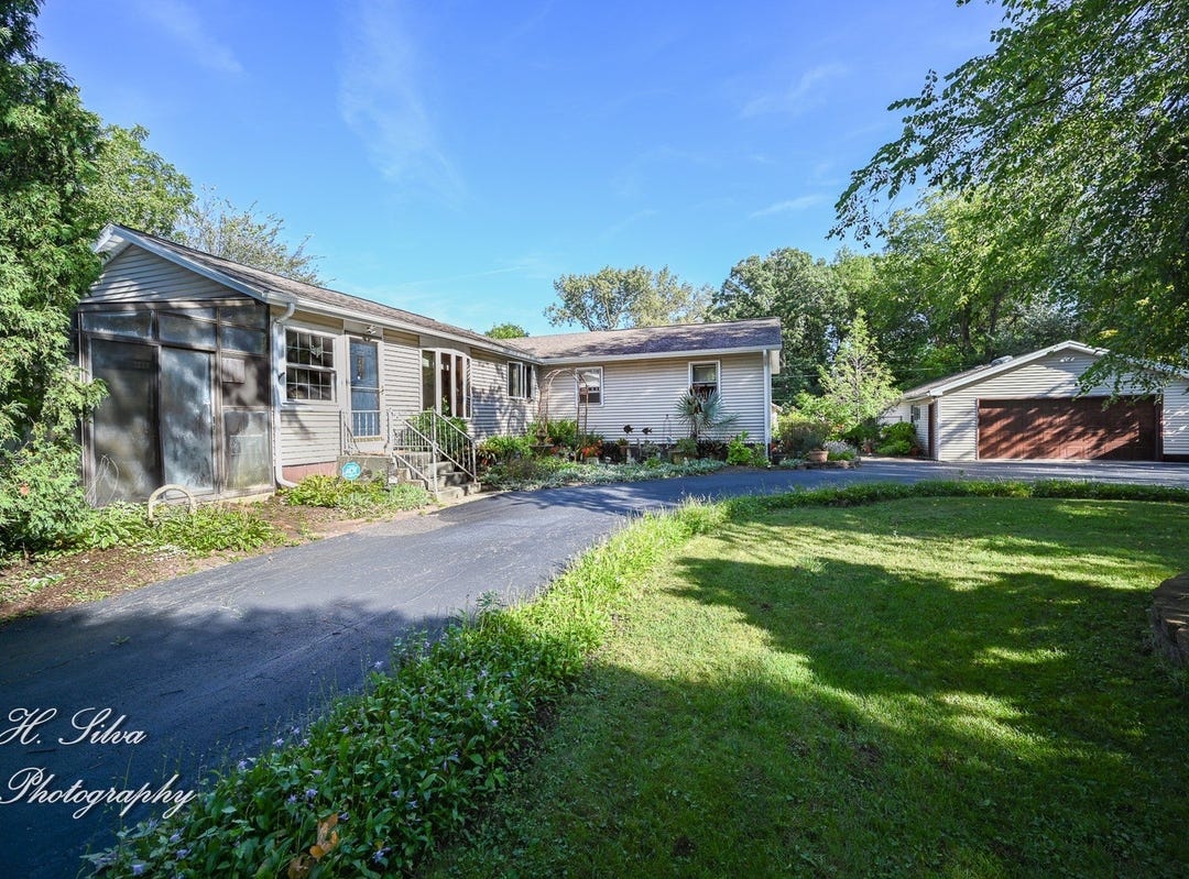 8716 Bard Road, Crystal Lake, IL 60014 House for Sale