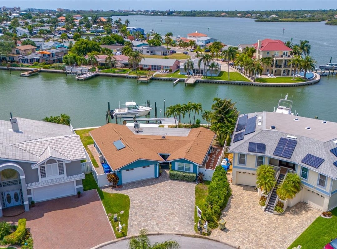 17384 KENNEDY DRIVE, NORTH REDINGTON BEACH, FL 33708 House for Sale