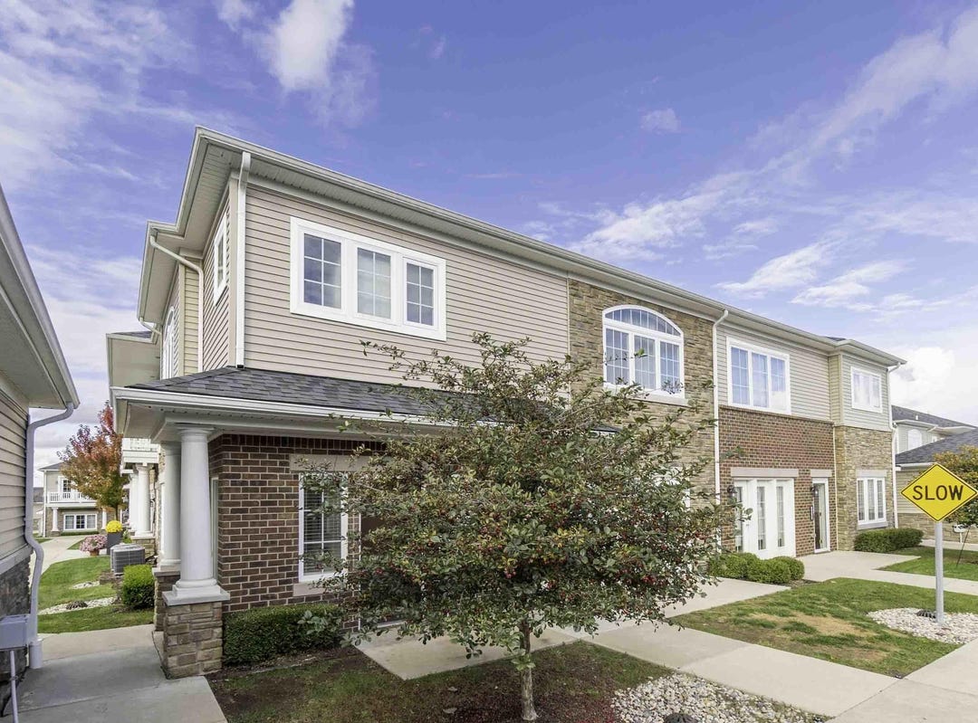 5637 Arbor Chase Drive, Ann Arbor, MI 48103 Apartment for Sale