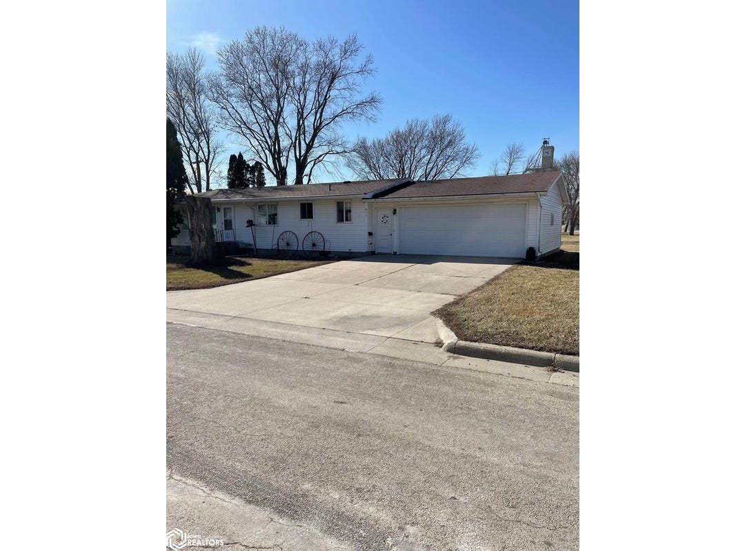 011 Giesking Street, Titonka, IA 50480 House for Sale