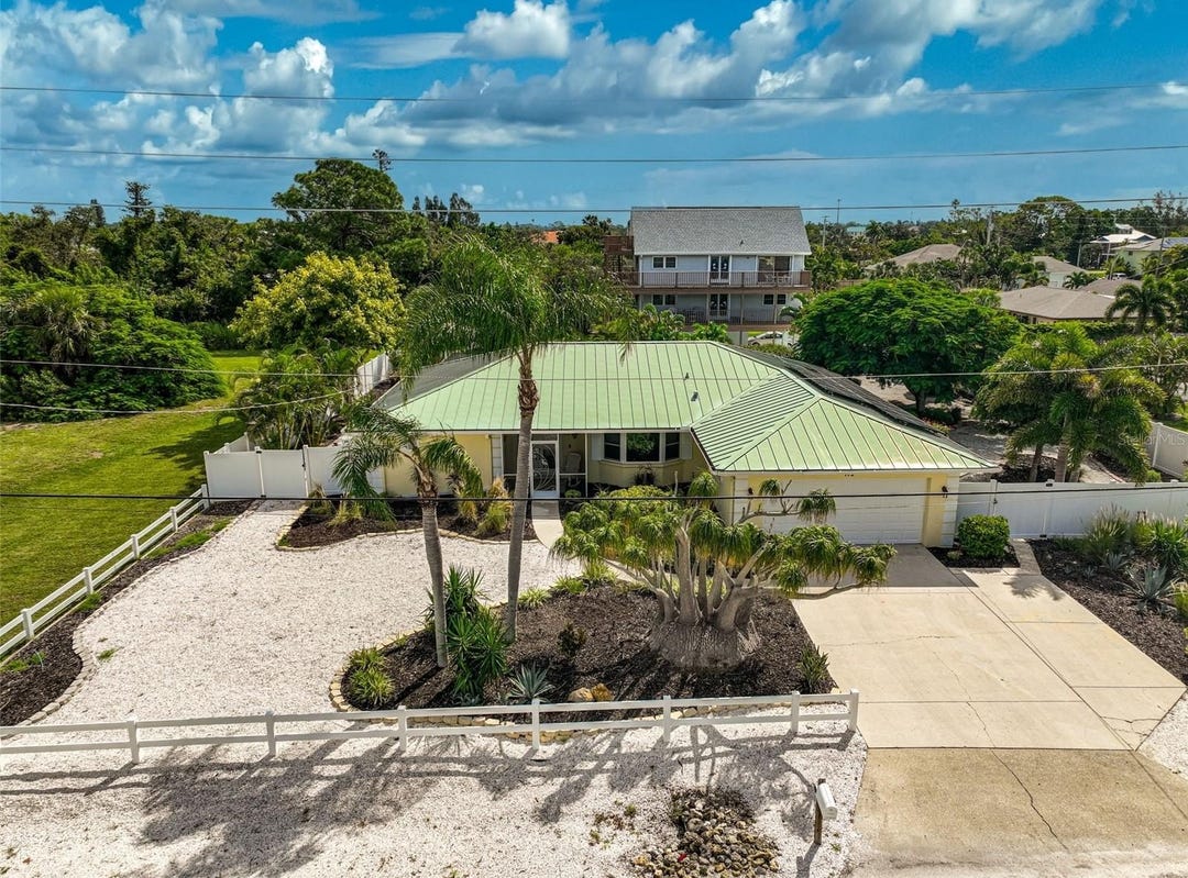 112 BAYSHORE ROAD, NOKOMIS, FL 34275 House for Sale