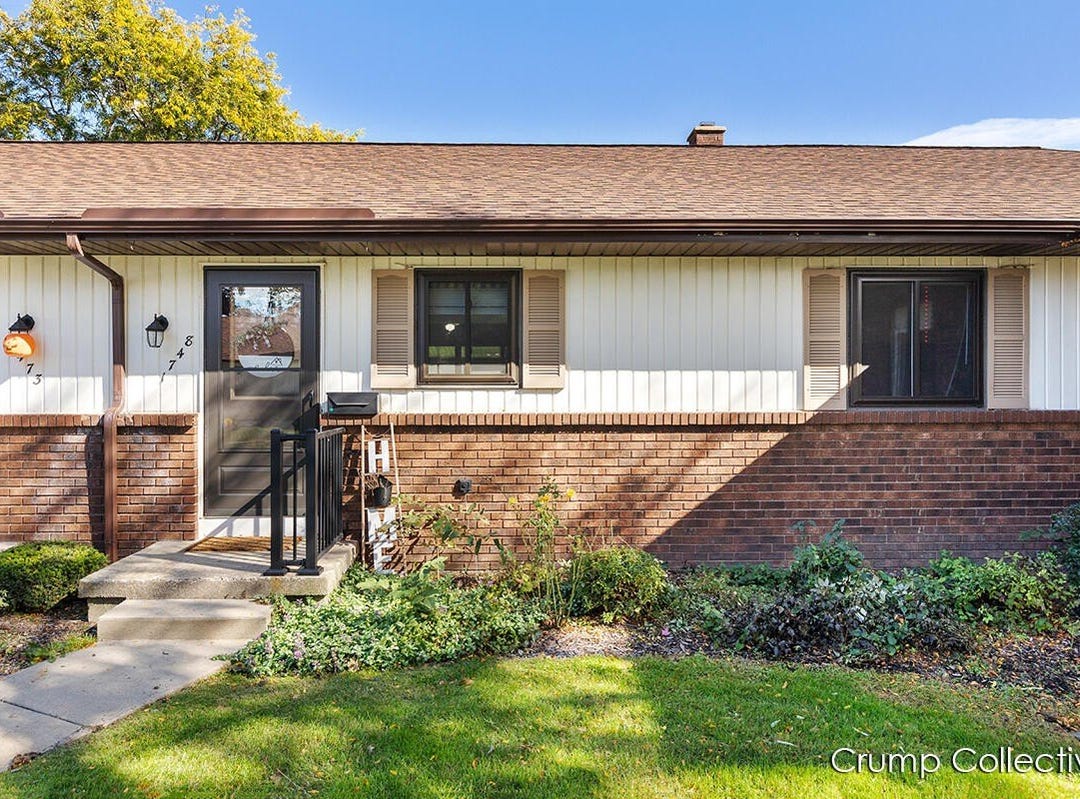 8471 Elkwood Street SW, Byron Center, MI 49315 Apartment for Sale