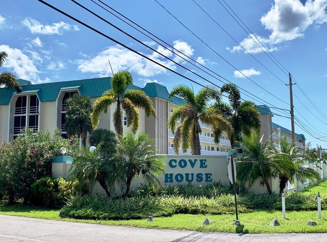 COVE HOUSE CONDO 411, Bahama Reef Yacht and Country Club, Grand Bahama/Freeport Apartment for