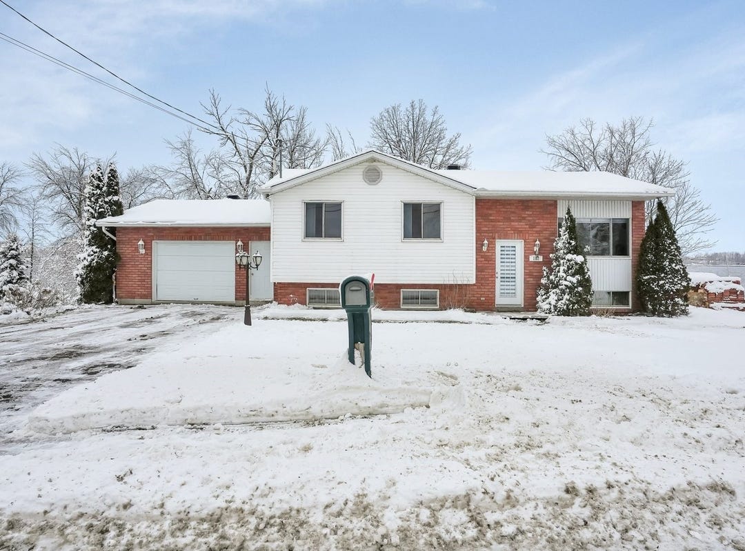 182 Rue Principale, Fassett, QC J0V1H0, CA, Fassett, Québec House for