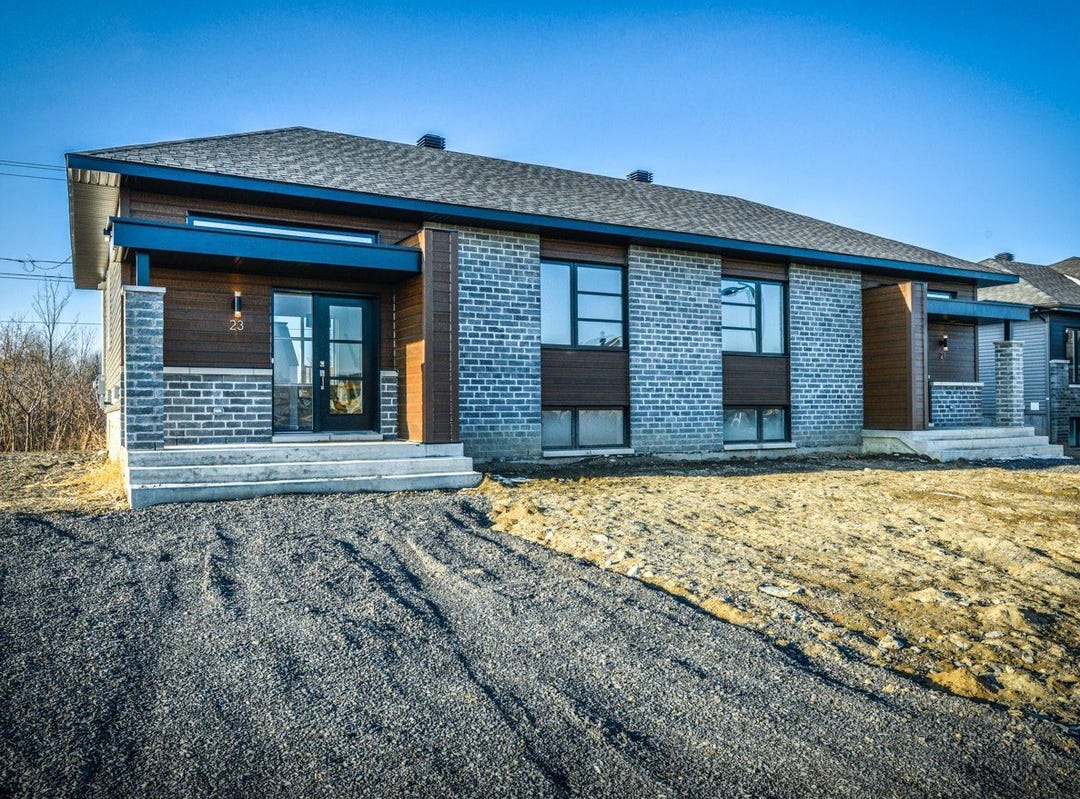 23 Rue NinonCardinal, Léry, QC J6N1G3, CA, Léry, Québec House for Sale