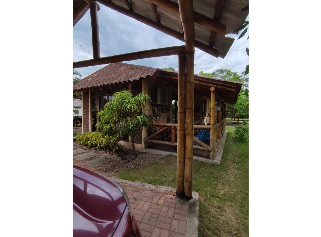 Olón Urb Valle de Olonche, house 5 minutes from the beach., Olón