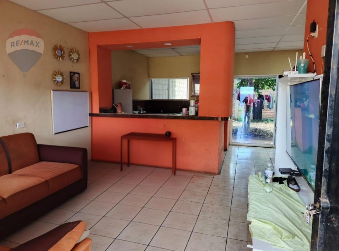 San Sebastian Salitrillo, Santa Ana, Address available on request House