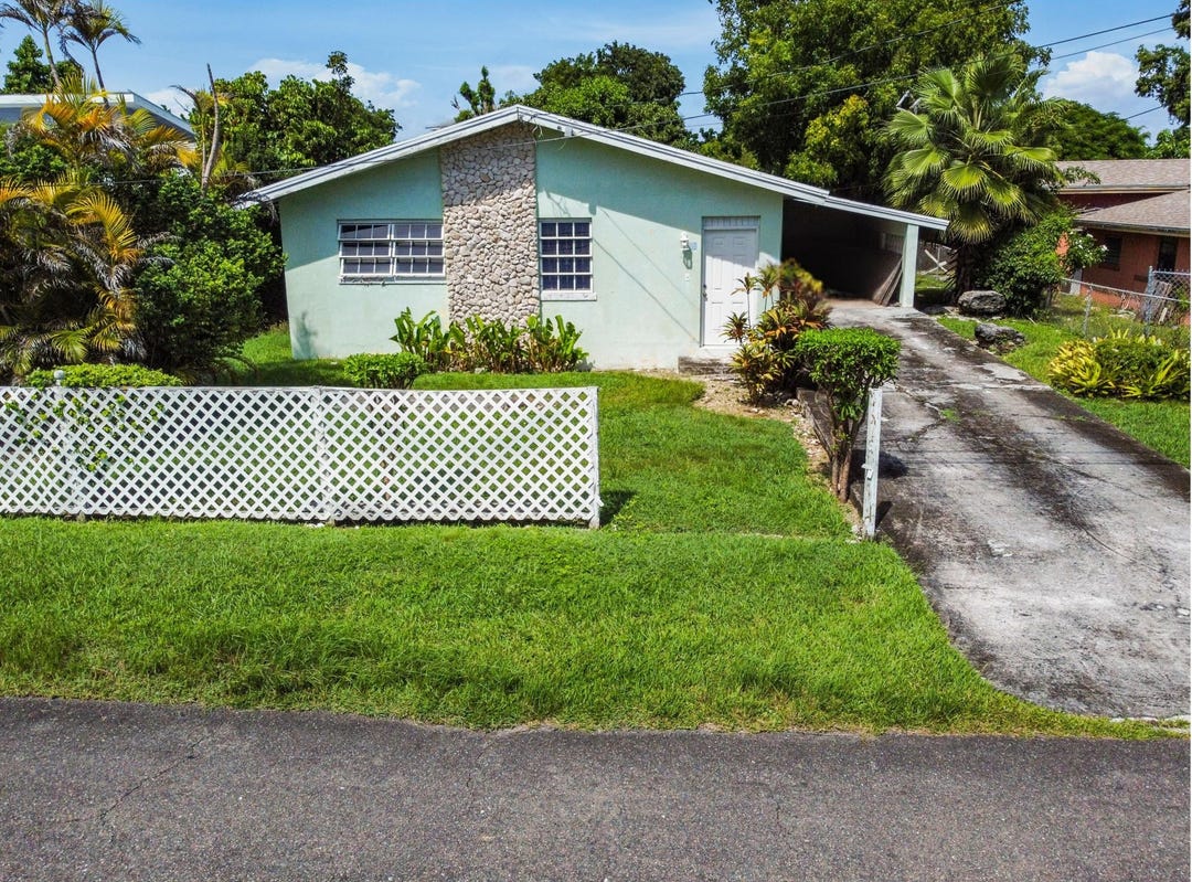 109 FALCON CREST, New Providence/Paradise Island House for Sale
