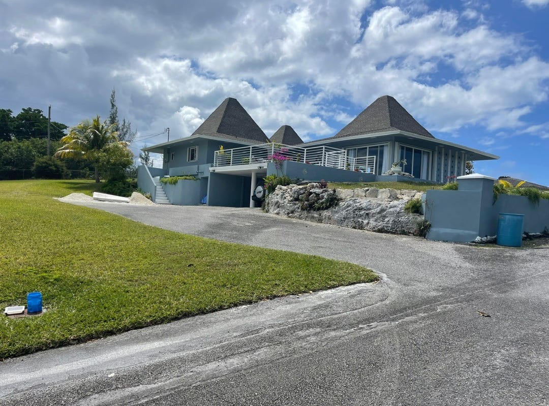 Dominica Avenue, Grand Bahama, Freeport House for Sale