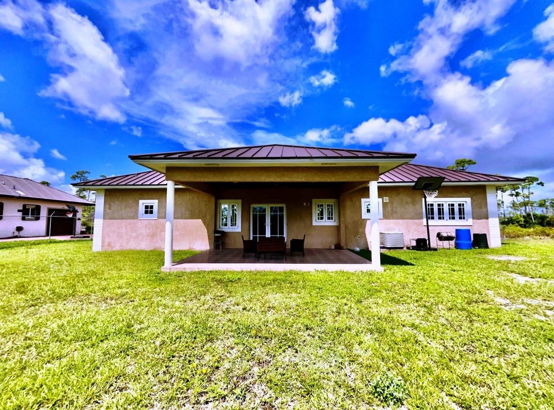17 LINCOLN PARK, Grand Bahama/Freeport House for Sale