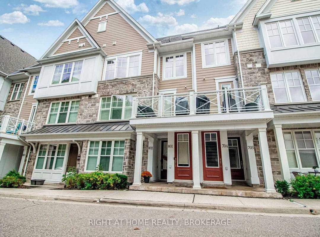 802 1011 Deta Rd, Mississauga, Ontario L5E0A2 House for Sale