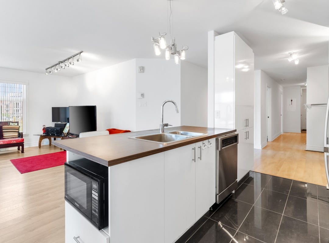 9105 Rue Lennon, Brossard, QC J4Y0L6, CA, Brossard, Québec J4Y0L6