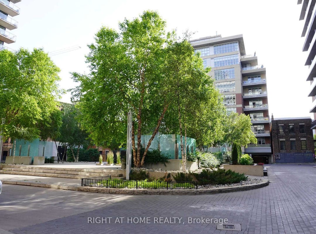 210 23 Brant St, Toronto, Ontario M5V2L5 Apartment for Rent