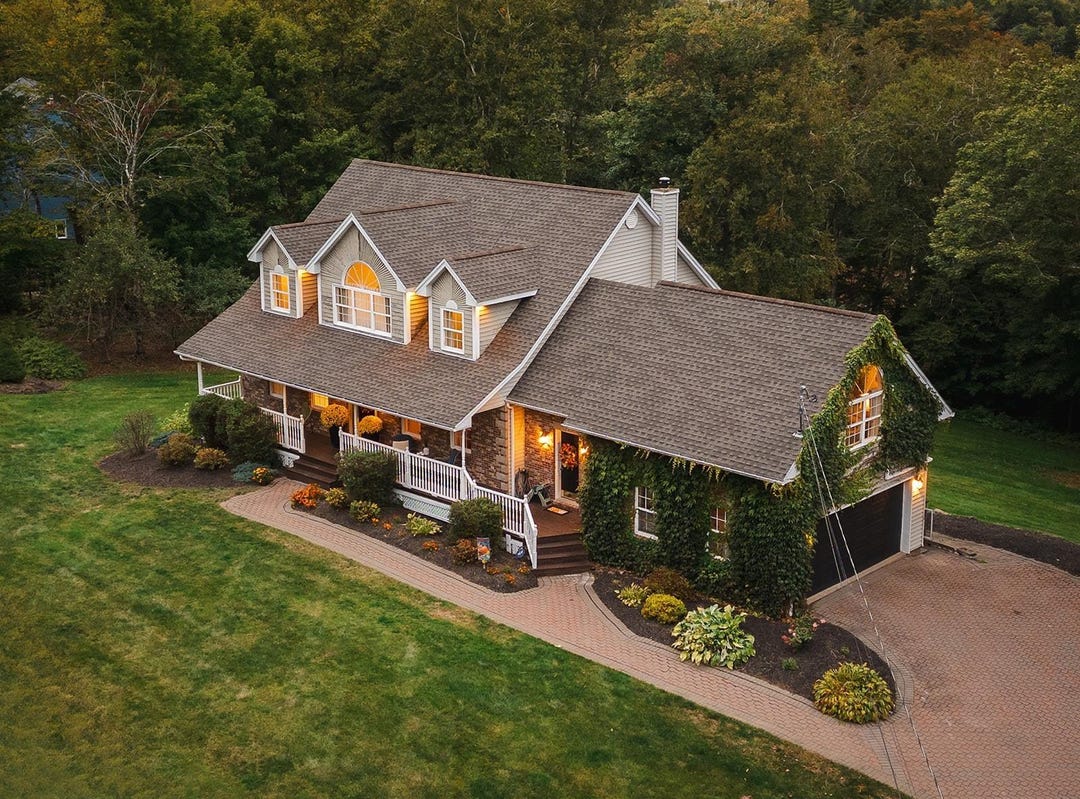 10 Thompson Run, Hammonds Plains, Nova Scotia B4B 1T7 House for Sale