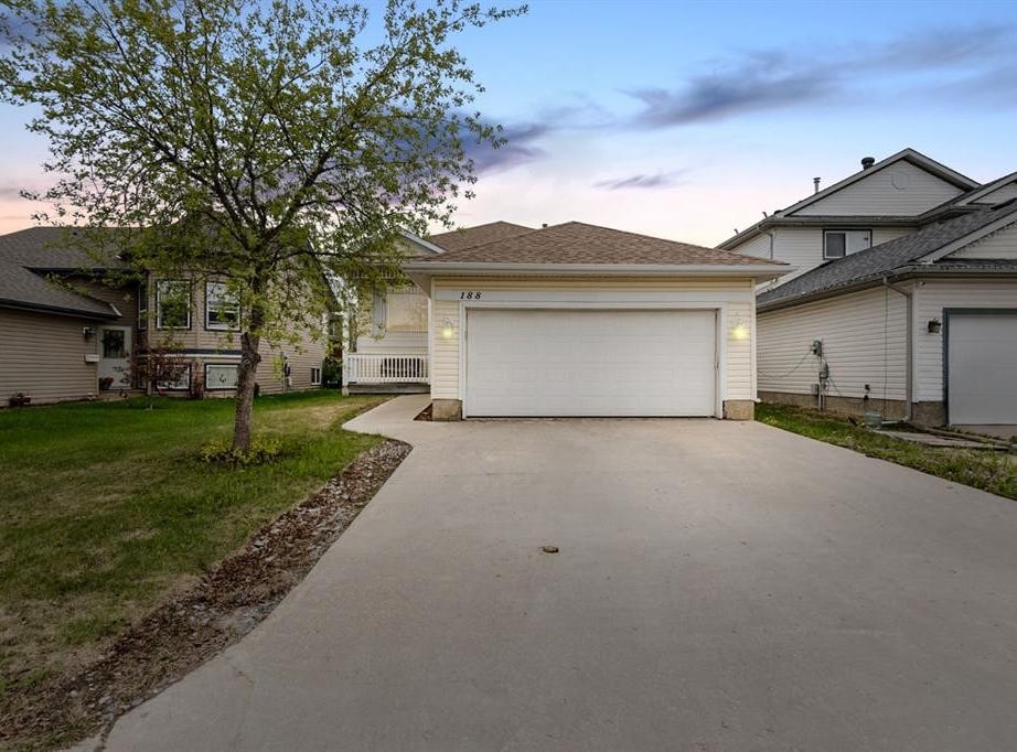 188 Warren Road, Fort McMurray, Alberta T9H 5H8 Maison en venta