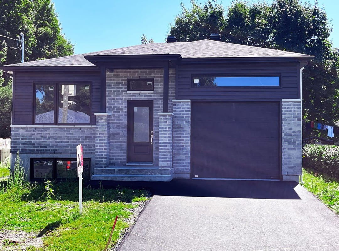 136 Rue de Québec, Cowansville, QC J2K2A3, CA, Cowansville, Québec