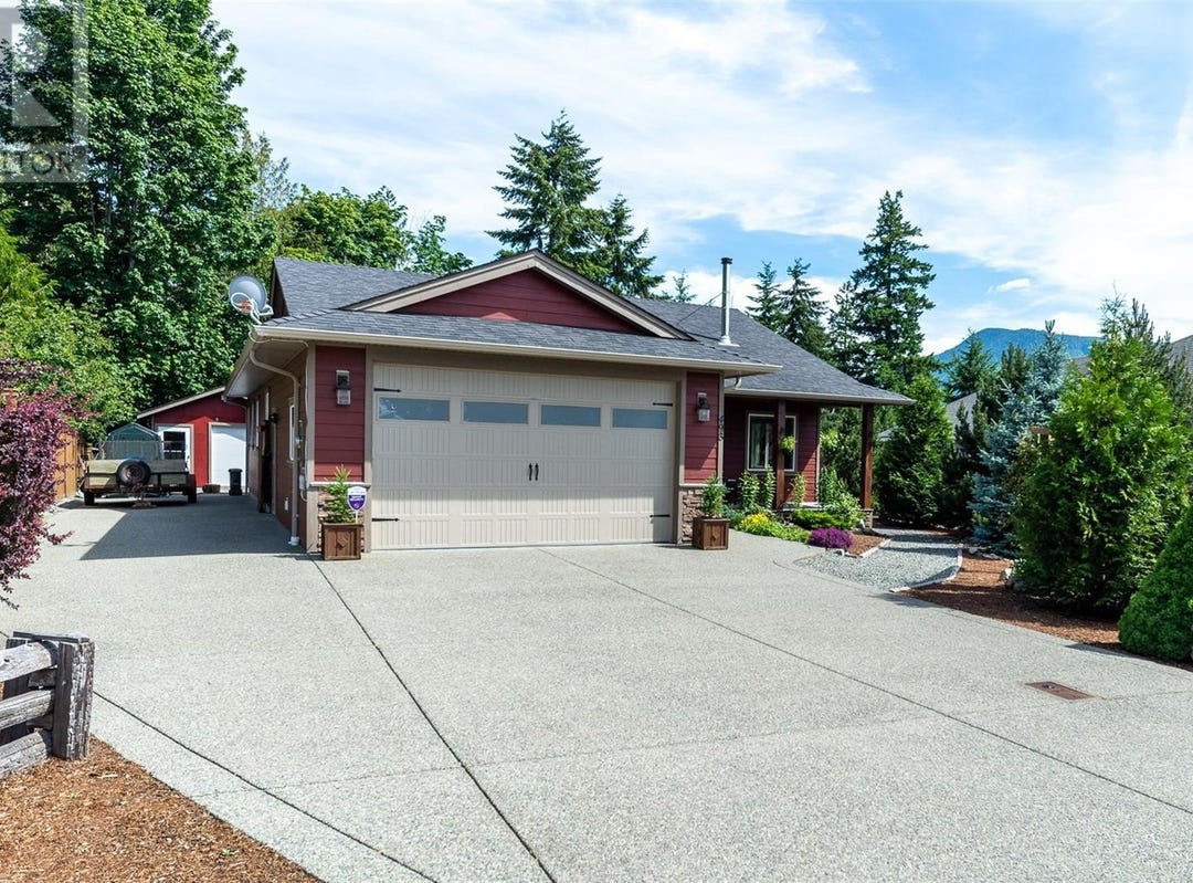 493 Mountain View Drive, Lake Cowichan, British Columbia V0R2G1 House