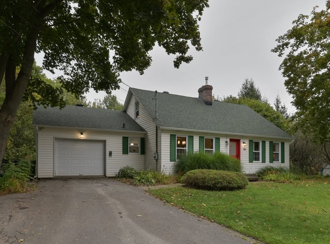 120 Rue Mercier, Cowansville, QC J2K3G2, CA, Cowansville, Québec J2K3G2