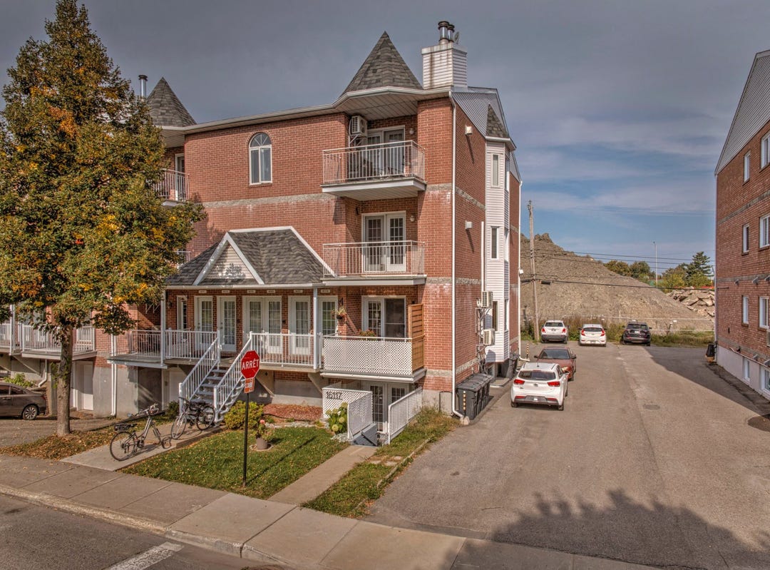 16121 Rue Forsyth, RivièredesPrairies/PointeauxTrembles, QC H1A5R8