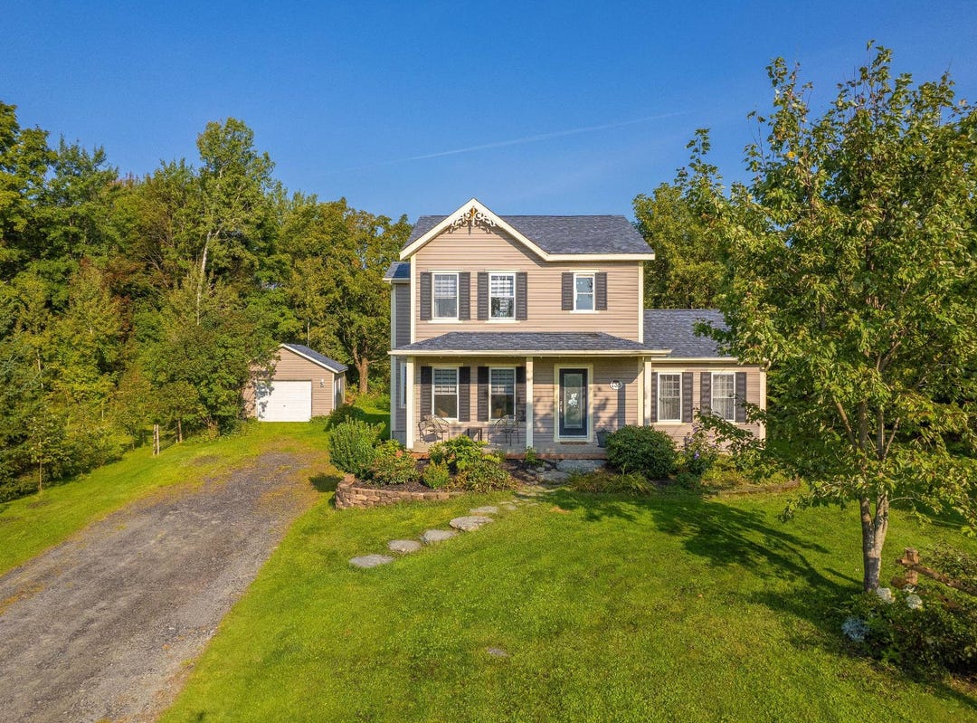 135 Place Lussier, Waterloo, QC J0E2N0, CA, Waterloo, Québec J0E2N0 House for Sale