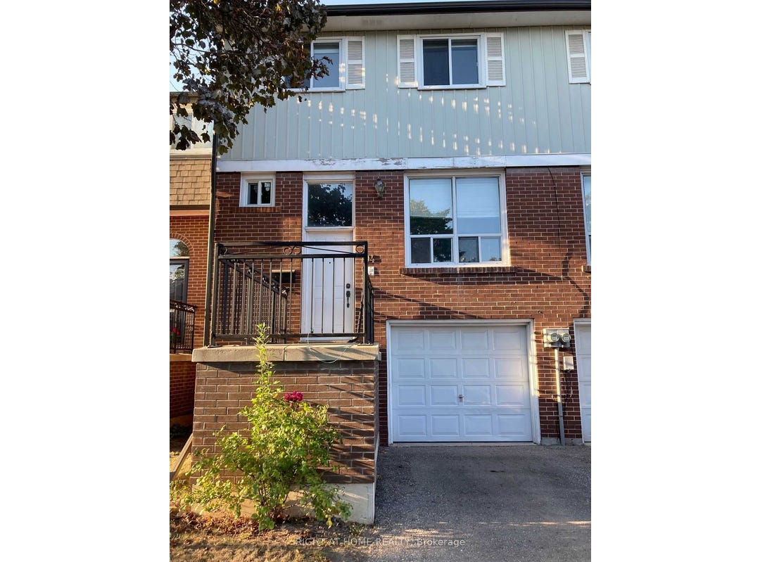 104 Farm Green Way, Toronto, Ontario M3A3M2 House for Sale