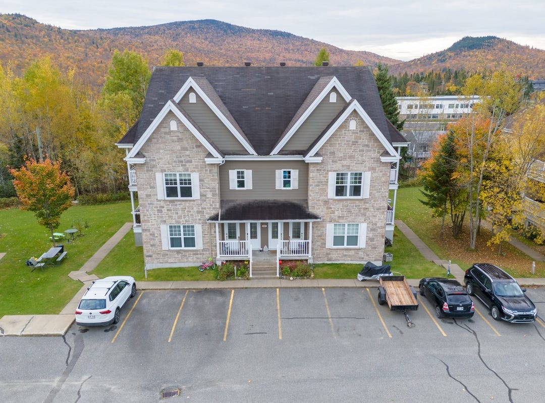 12 Rue du Domaine, SainteBrigittedeLaval, QC G0A3K0, CA, Sainte