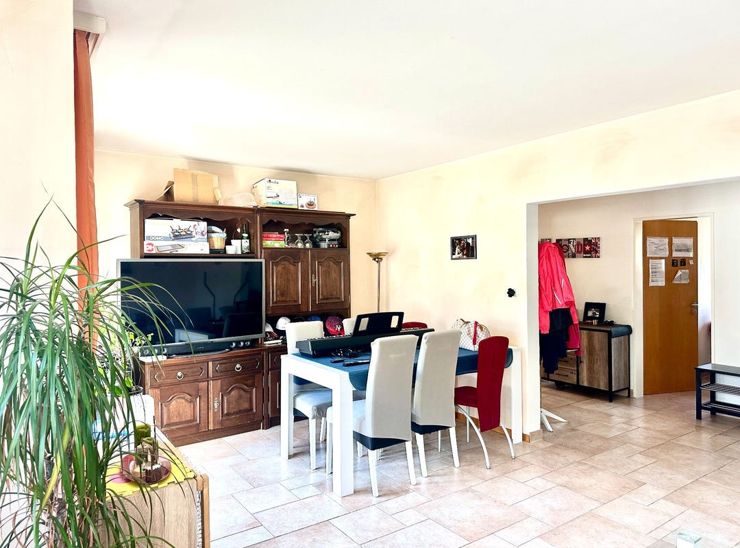 Route des Chènevières 121, Uvrier, Valais 1958 Apartment for Sale