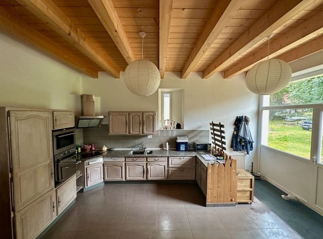 Les Verrières, Canton of Neuchâtel 2126 House for Sale