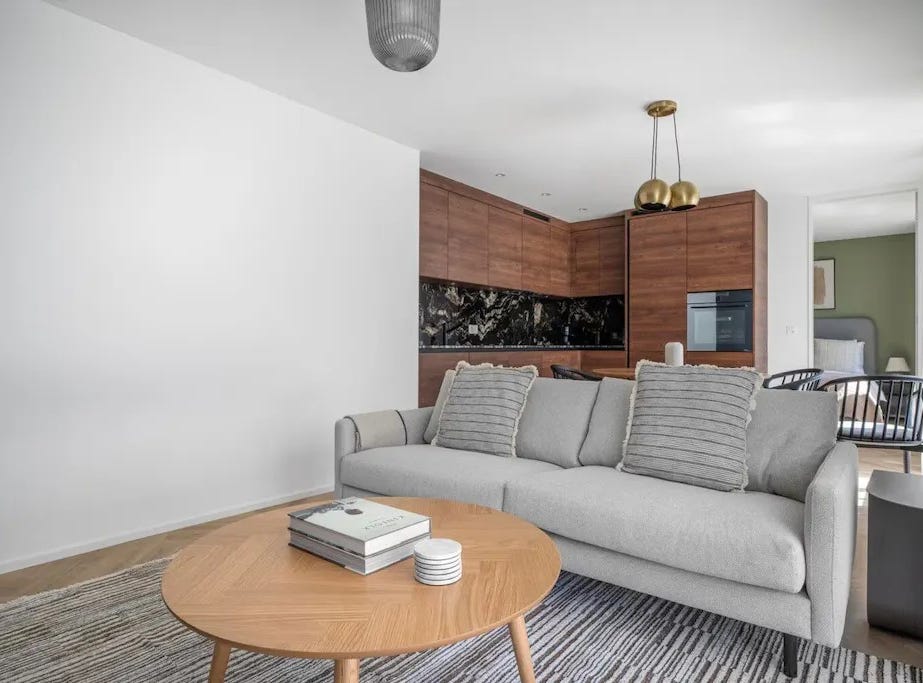 Bahnhofstrasse, Zürich, Zurich 8001 Apartment for Rent